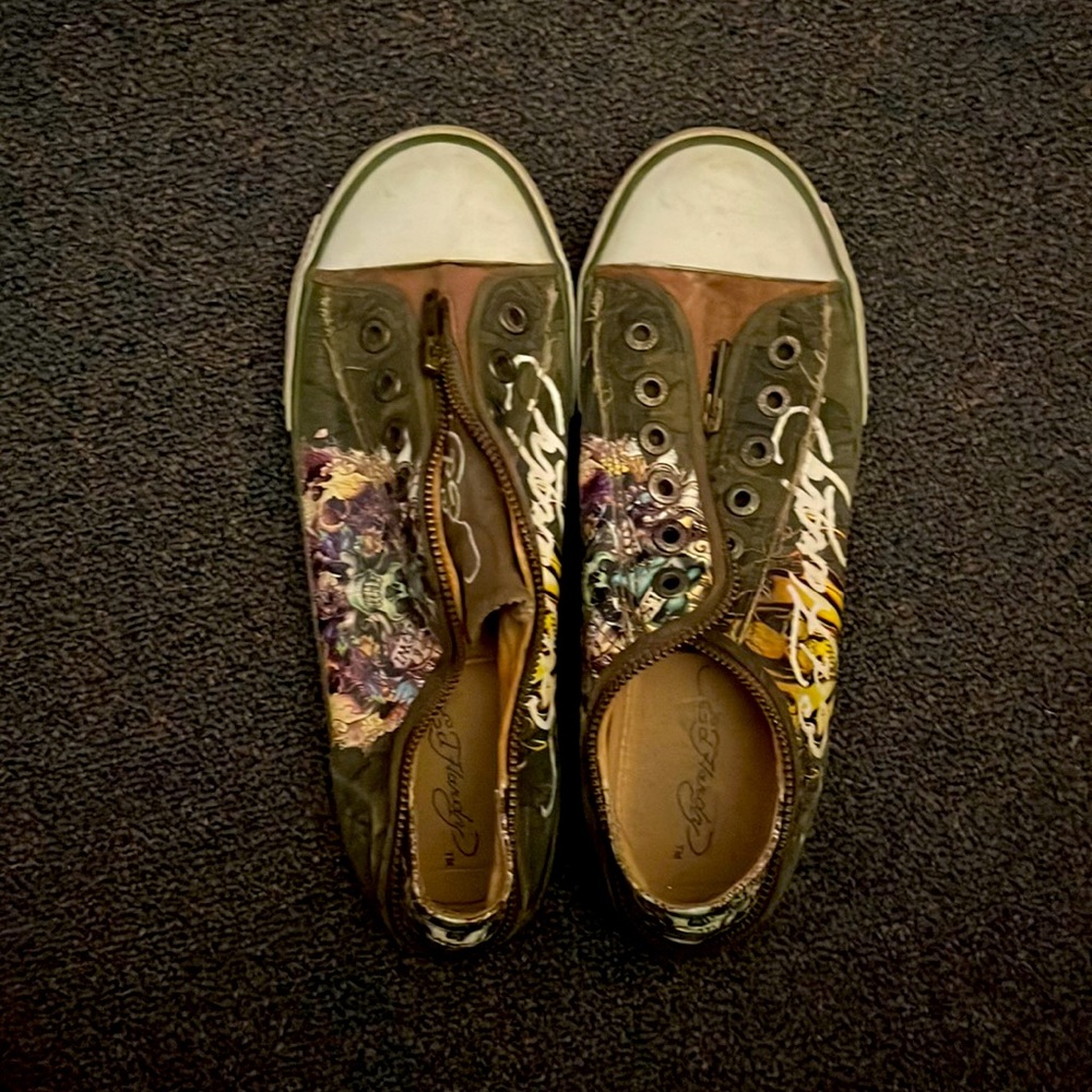 We hardy slip ons army green with design